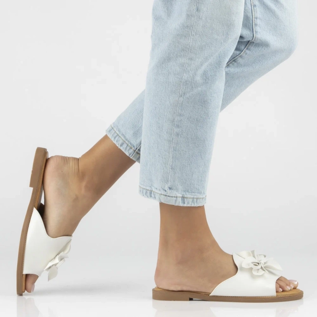 Bílé pantofle Filippo DK7898/26 WH