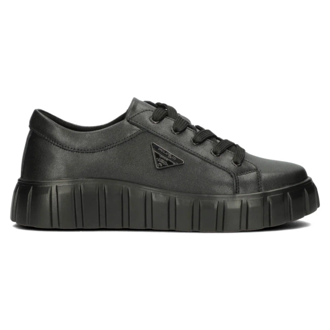 Černé kožené sneakersy Filippo DP4670/24 BK
