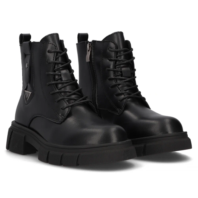 Černě kožené boty Filippo DBT6373/24 BK