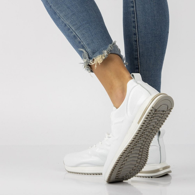 Bílé kožené sneakersy Filippo DP2017/21 WH