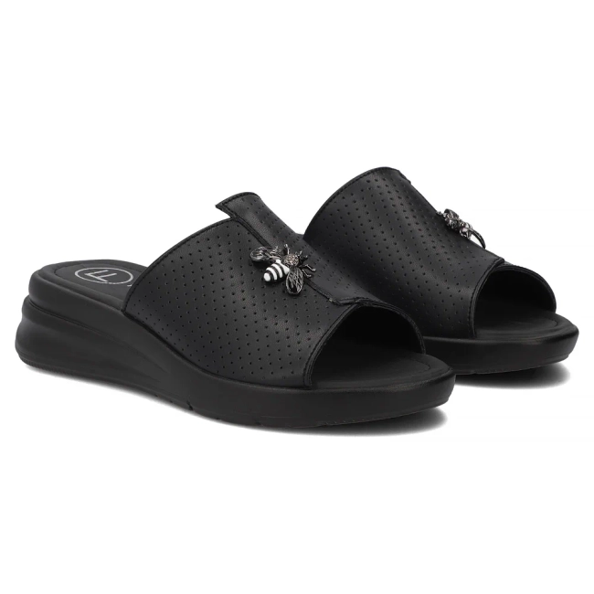 Černé kožené pantofle Filippo DK7644/26 BK