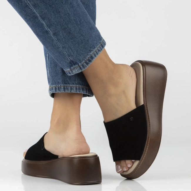 Černé kožené pantofle Filippo DK7798/26 BK