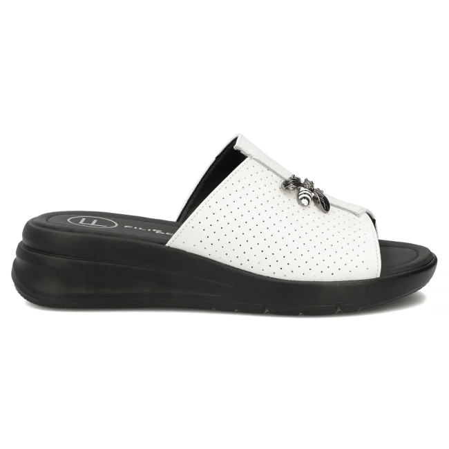 Bílé kožené pantofle Filippo DK7644/26 WH