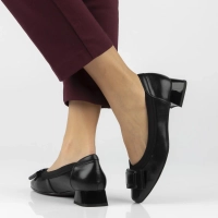 Černé kožené polobotky Filippo DP7826/26 BK