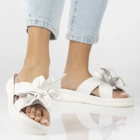 Bílé kožené pantofle Filippo DK7762/26 WH