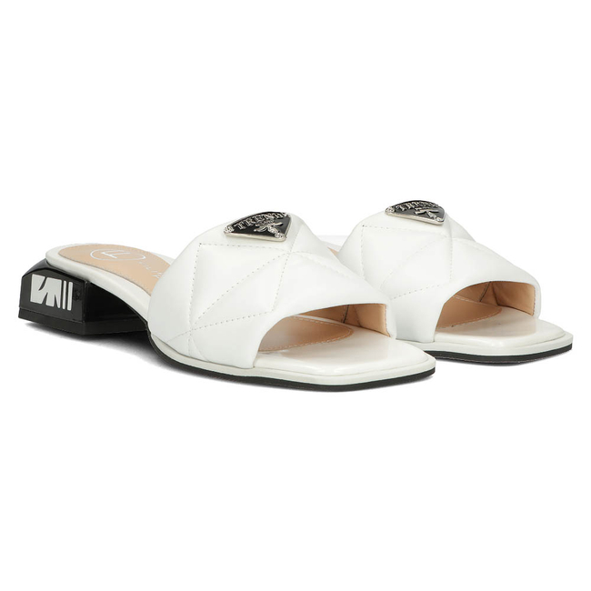 Bílé kožené pantofle Filippo DK3905/22 WH
