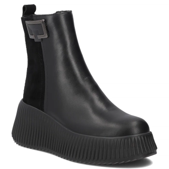 Černé kožené kotníkové boty Filippo DBT7268/26 BK