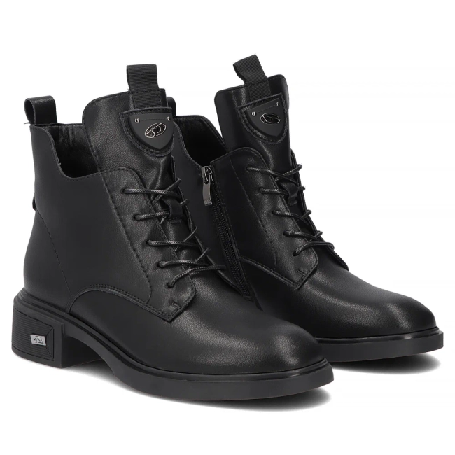Černé kožené kotníkové boty Filippo DBT7952/26 BK