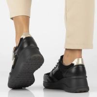 Černé kožené sneakersy Filippo DP6434/24 BK