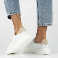 Bílé kožené sneakersy Filippo DP6118/24 WH BE