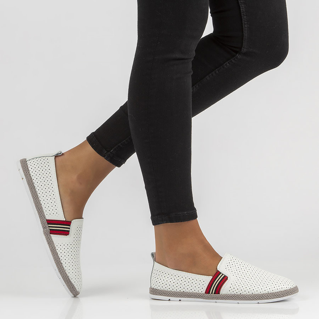 Bílé kožené polobotky Filippo DP2309/21 WH