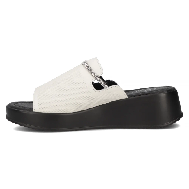 Bílé kožené pantofle Filippo DK6067/24 WH