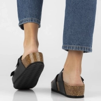 Černé kožené pantofle Filippo DK7885/26 BK