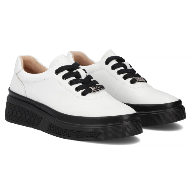 Bílé kožené polobotky na klínku Filippo DP8326/26 WH