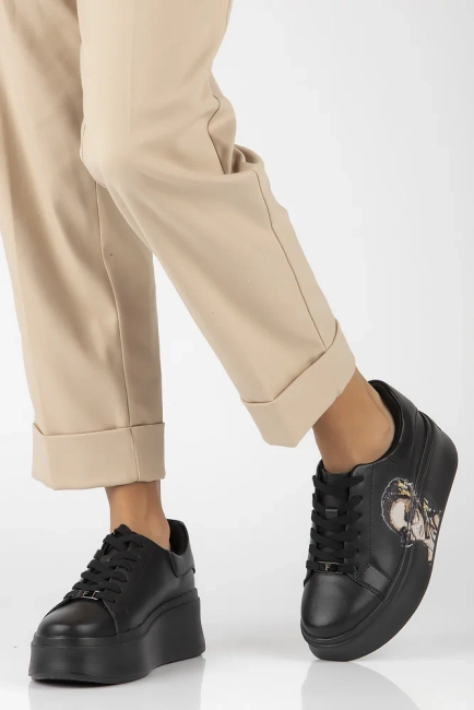 Černé kožené sneakersy Filippo DP6207/24 BK