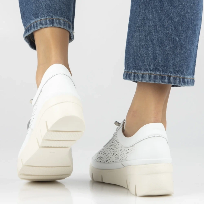 Bílé kožené tenisky Filippo DP7550/26 WH